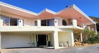 3 Bedroom Apartment in Gordons Bay Central