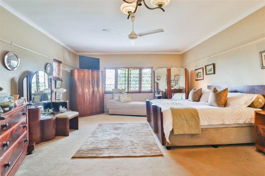 8 Bed House in Durban North-11