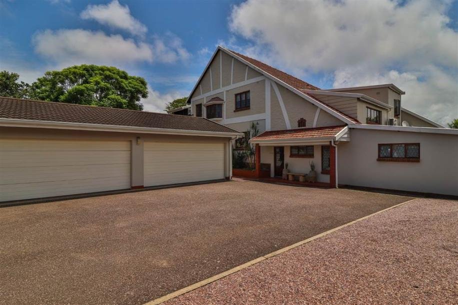 8 Bed House in Durban North-1