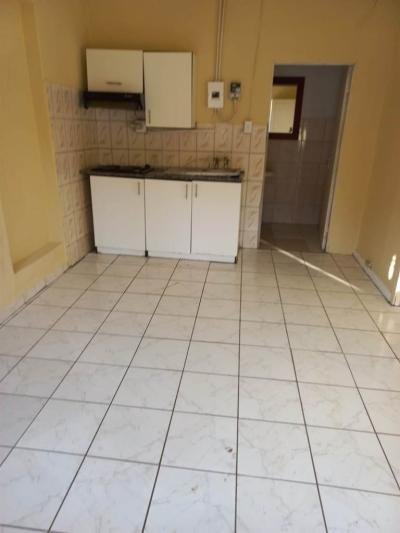 Bachelor apartment in Randpark