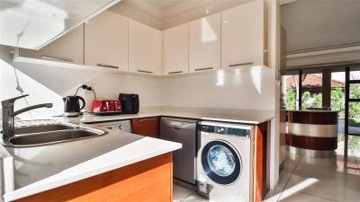 6 Bedroom House in Izinga Park