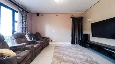6 Bedroom House in Izinga Park