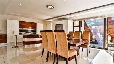 6 Bedroom House in Izinga Park