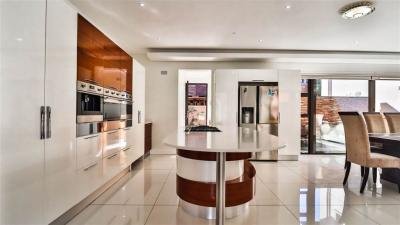 6 Bedroom House in Izinga Park