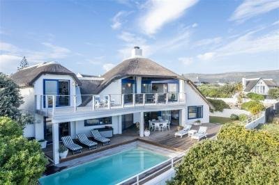 4 Bedroom House in Kommetjie