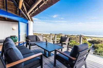 4 Bedroom House in Kommetjie