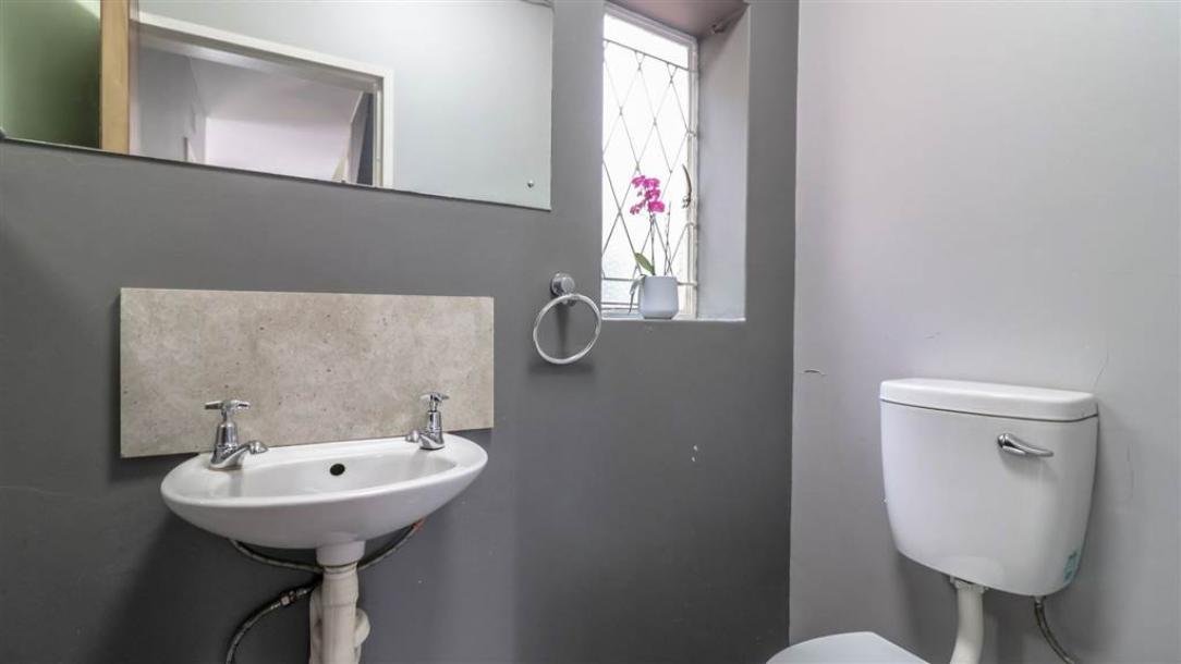2 Bed Duplex in Robindale-14