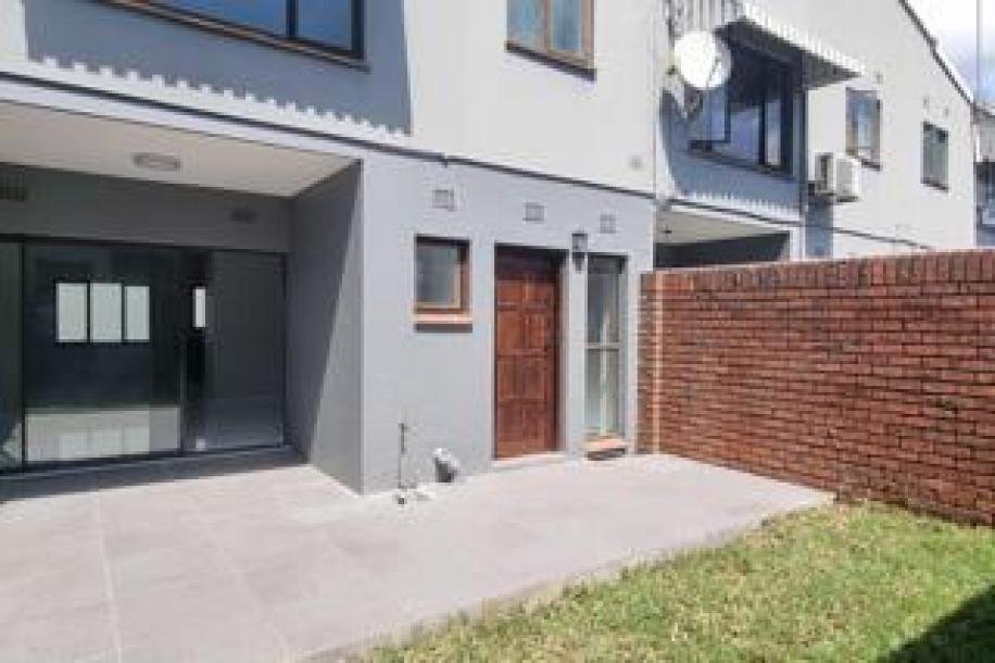 2 Bedroom Townhouse for Sale in Essenwood-1