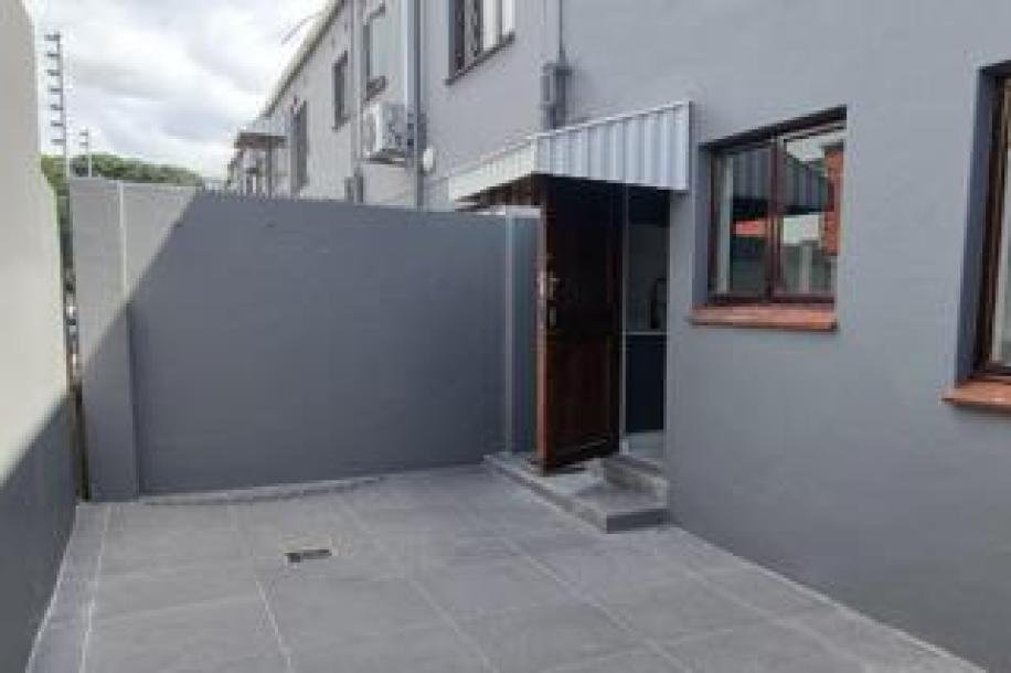 2 Bedroom Townhouse for Sale in Essenwood-15