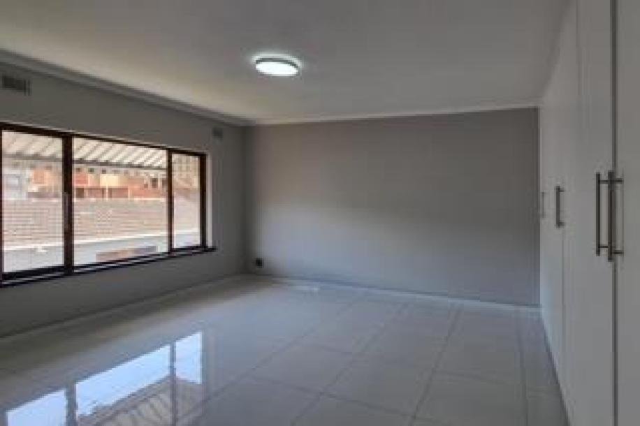 2 Bedroom Townhouse for Sale in Essenwood-7