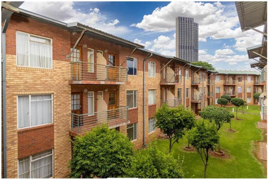 2 Bedroom Flat in Braamfontein Werf-9