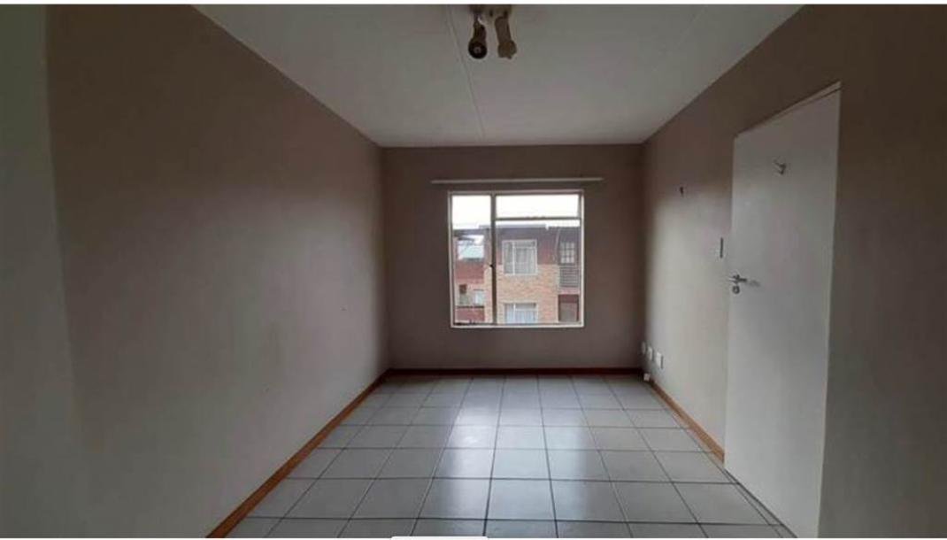 2 Bedroom Flat in Braamfontein Werf-1