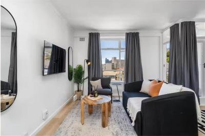 1 Bedroom Apartment in Green Point