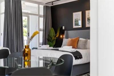 1 Bedroom Apartment in Green Point