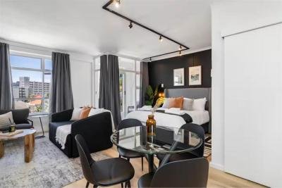 1 Bedroom Apartment in Green Point