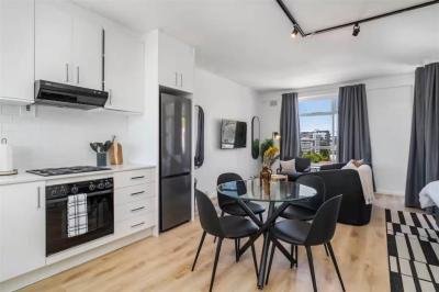 1 Bedroom Apartment in Green Point