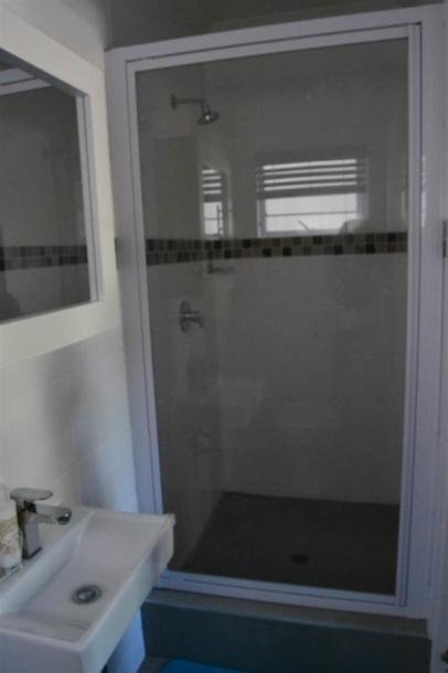 2 Bed Flat in Greenwood Park-7