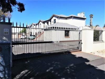 2 Bed Flat in Bloubergstrand
