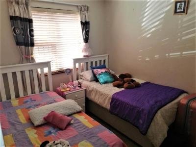 2 Bed Flat in Bloubergstrand