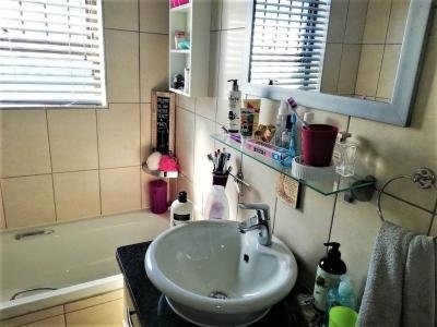 2 Bed Flat in Bloubergstrand