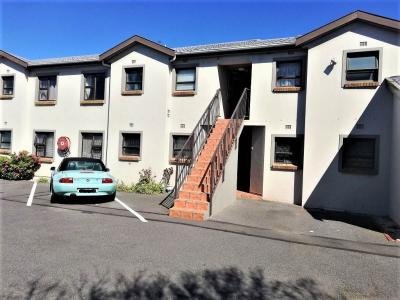 2 Bed Flat in Bloubergstrand