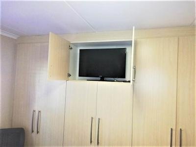 2 Bed Flat in Bloubergstrand