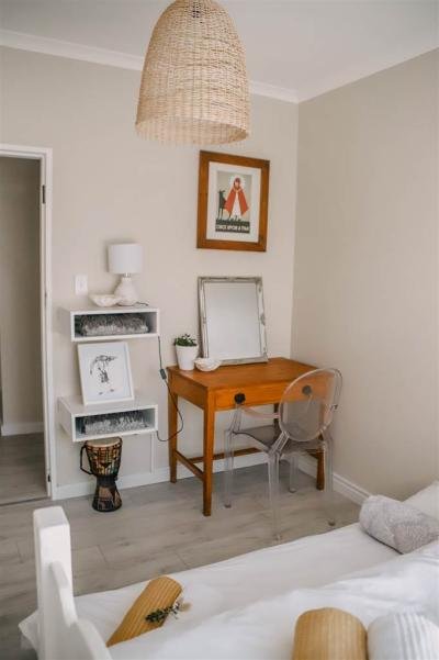 4 Bedroom House in Kommetjie-13