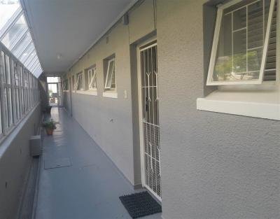 2 Bed Apartment in Vredehoek