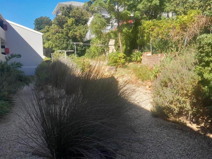 2 Bed Apartment in Vredehoek-16