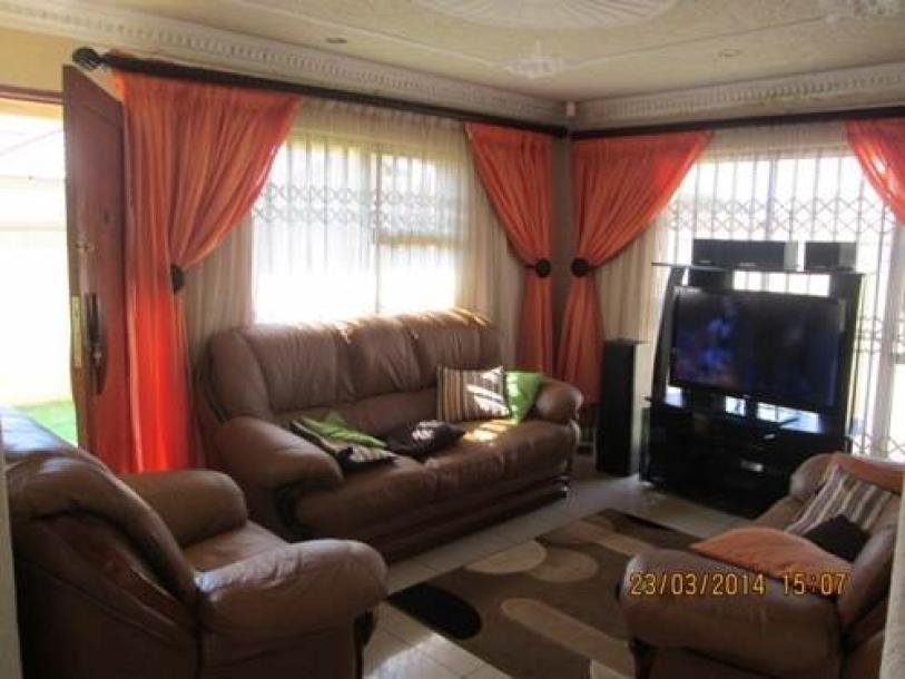 4 Bed House in Dobsonville-2