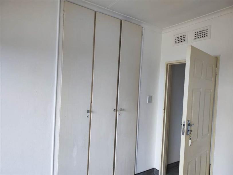2 Bed House in Queensburgh Central-4