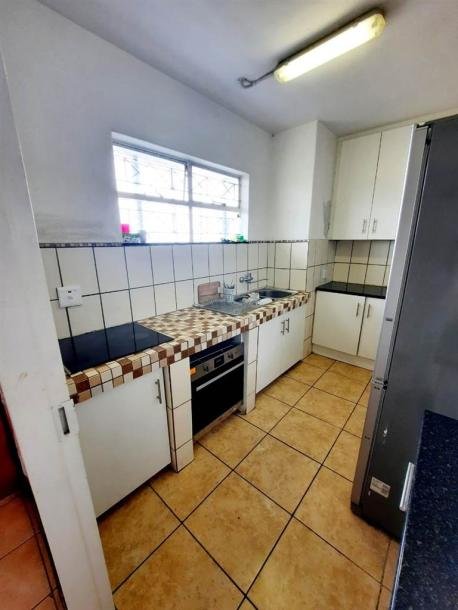 4 Bedroom Flat in Braamfontein-6