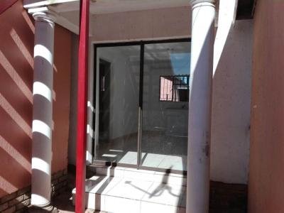 Studio apartment in Protea North