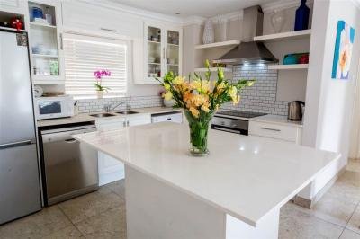 2 Bed Flat in Morningside