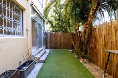 2 Bedroom Apartment in Sea Point