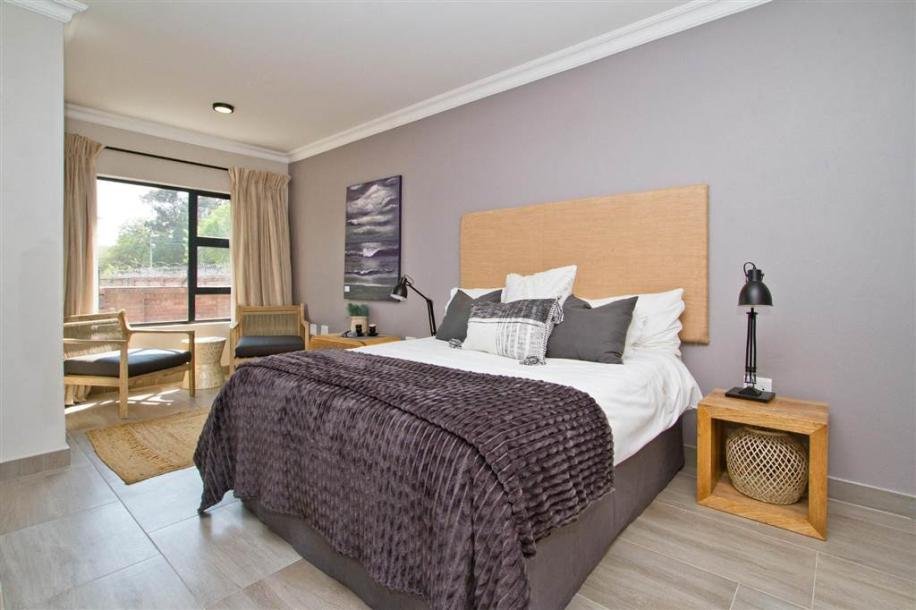 3 Bed Townhouse in Ferndale-11
