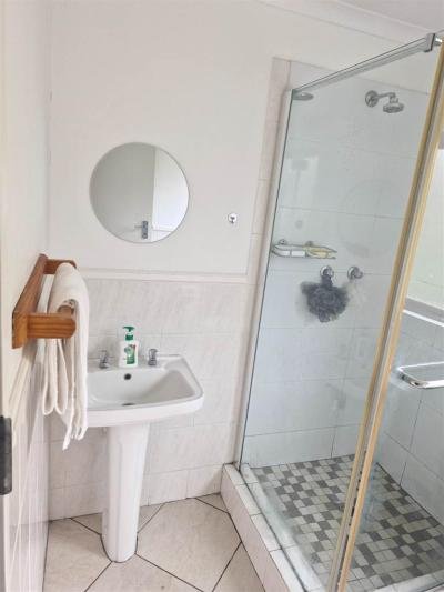 2 Bed Apartment in Ferndale