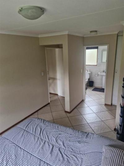 2 Bed Apartment in Ferndale