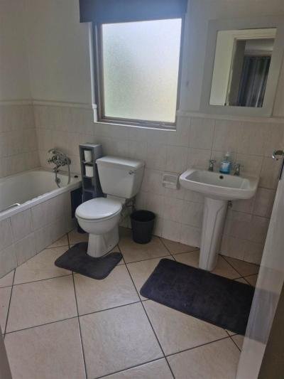2 Bed Apartment in Ferndale