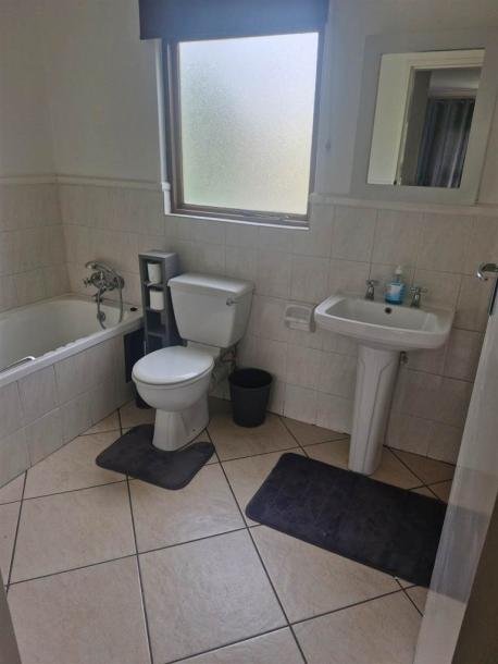 2 Bed Apartment in Ferndale-13