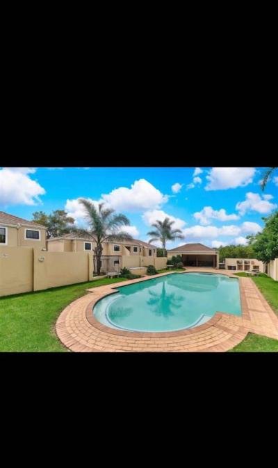 2 Bed Apartment in Ferndale