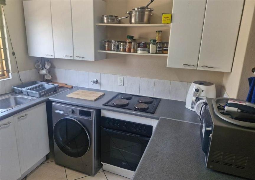 2 Bed Apartment in Ferndale-5