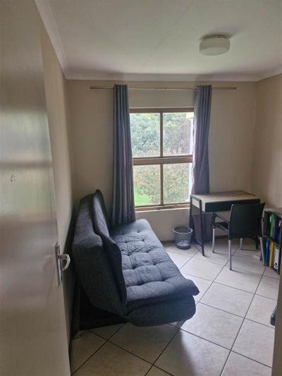 2 Bed Apartment in Ferndale