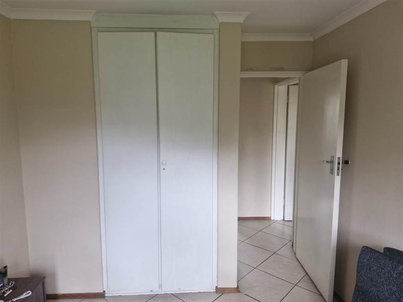2 Bed Apartment in Ferndale-8
