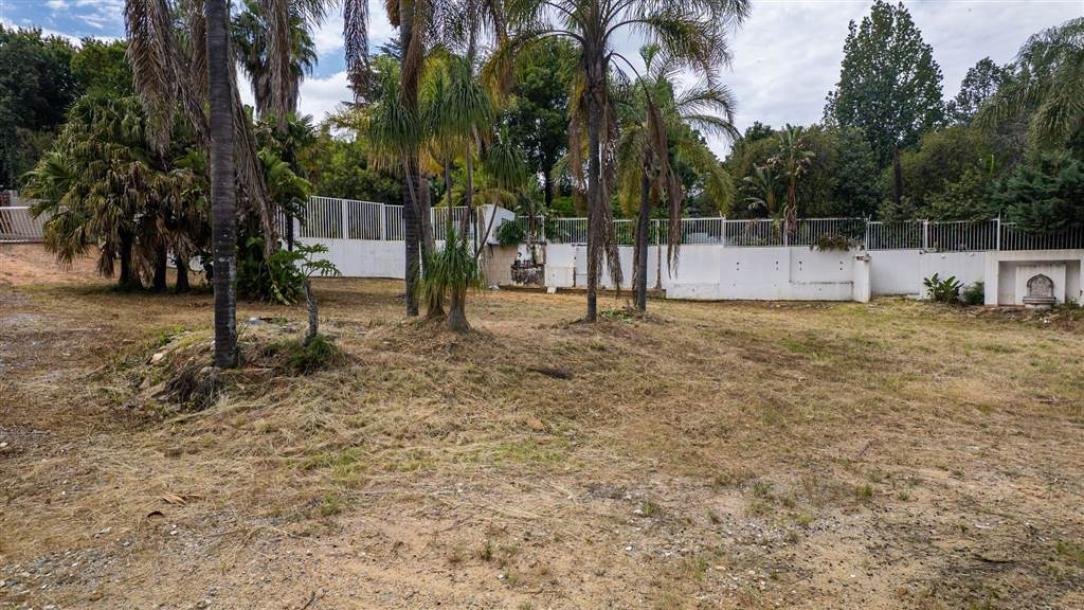 2 013 m² Land available in Morningside-15