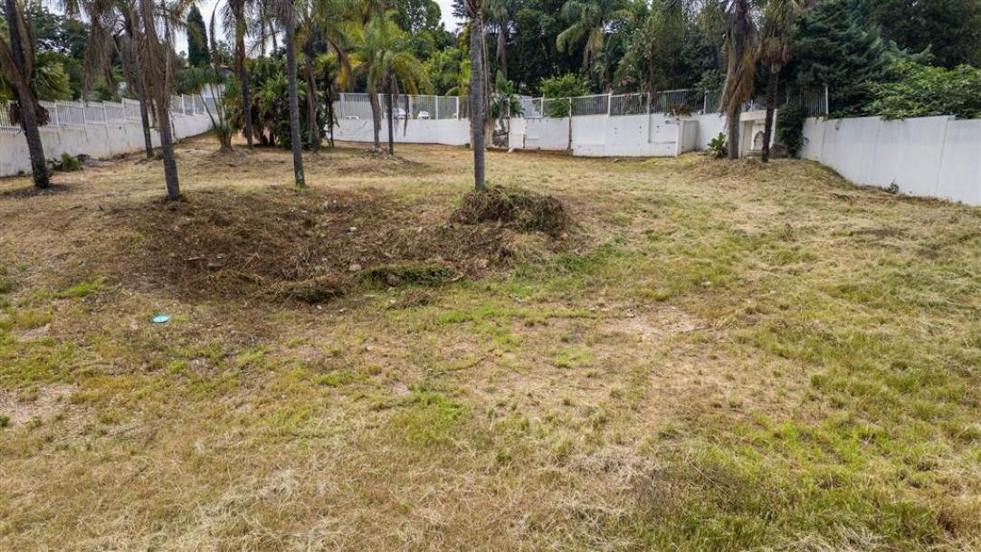 2 013 m² Land available in Morningside-10