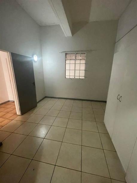1 Bedroom Flat in Durban CBD-5