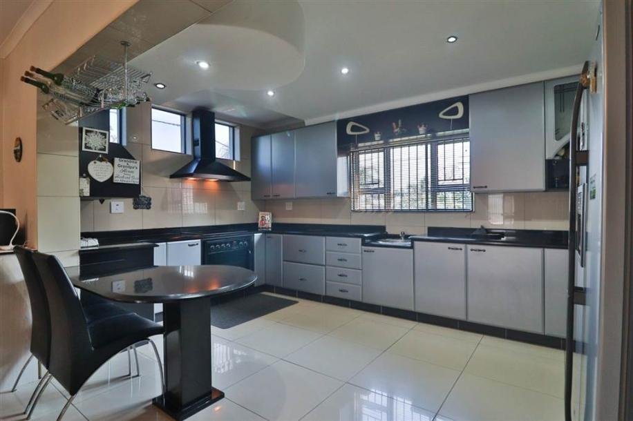 20 Bed House in Durban North-10