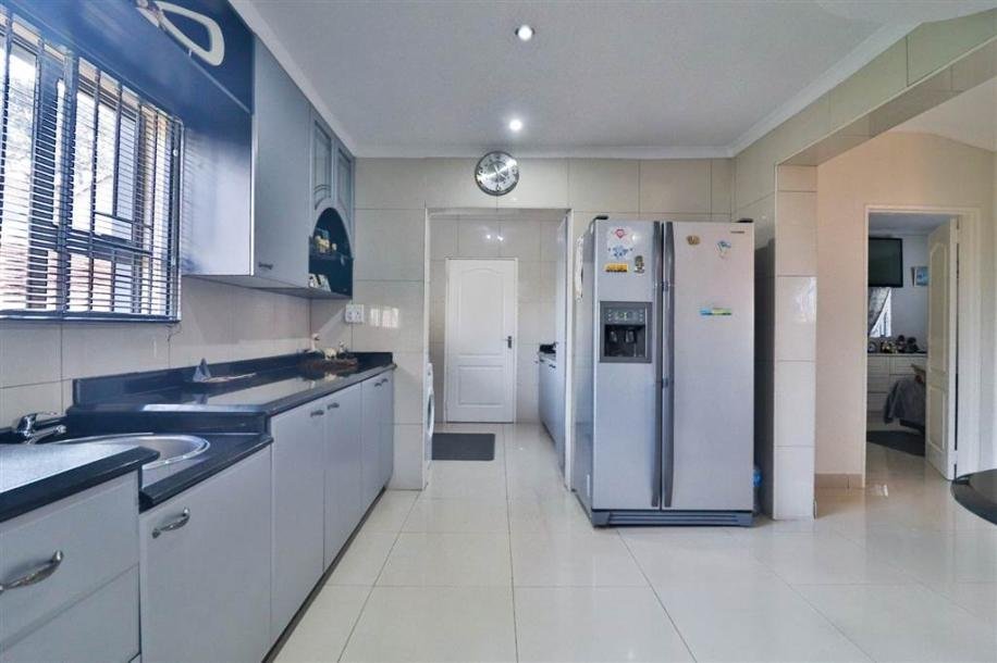 20 Bed House in Durban North-12