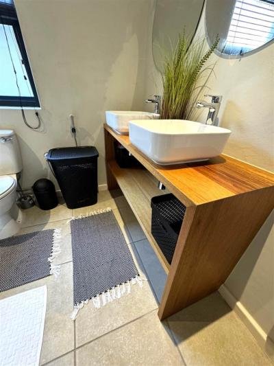 2 Bedroom Apartment in Waterfall